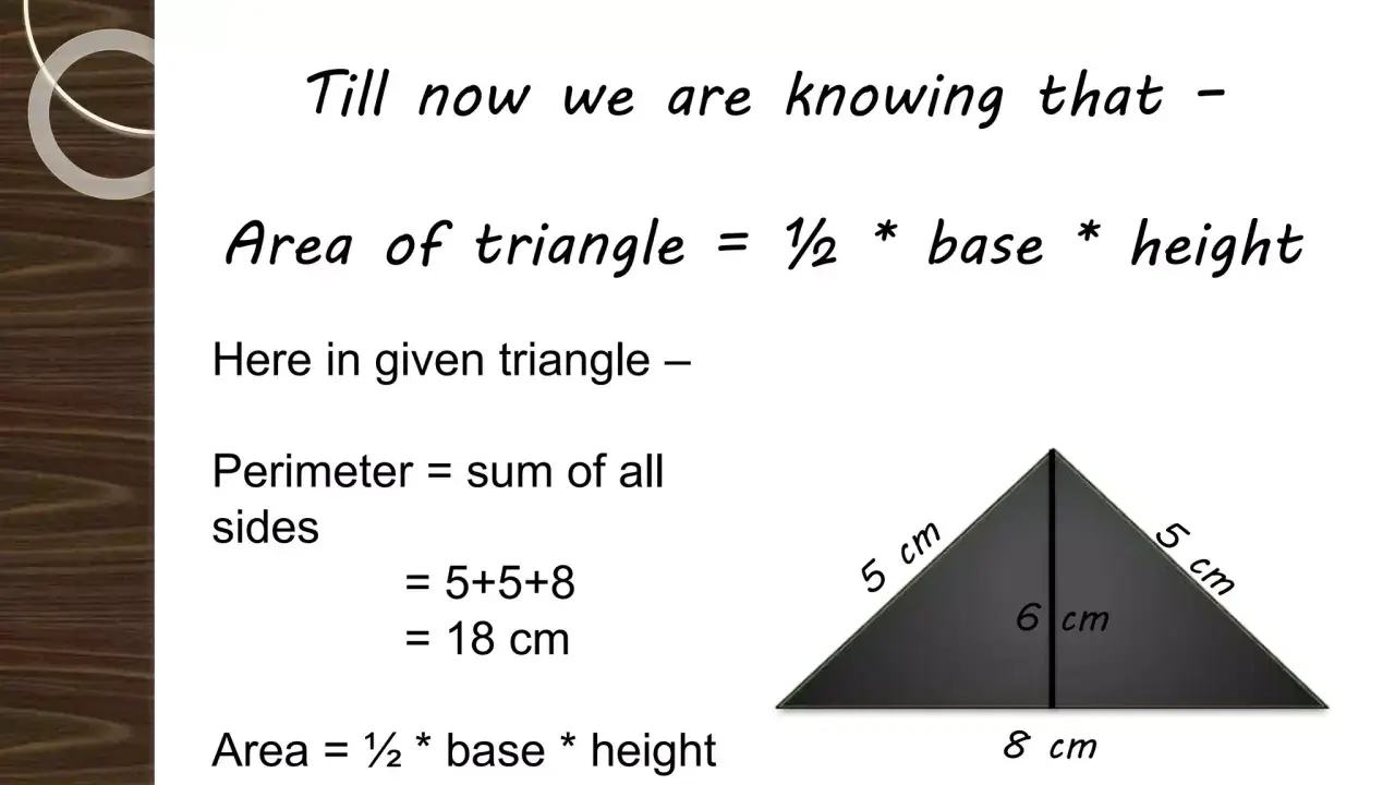La fórmula del área de un triángulo se muestra con un triángulo de 5 cm, 5 cm, 8 cm y altura de 6 cm.