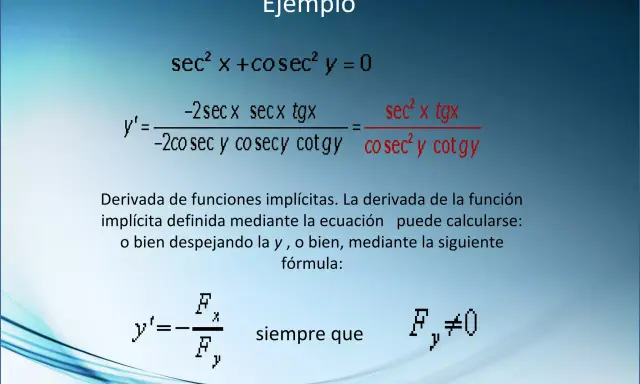 Ejemplo de derivada implícita: sec² x + cosec² y = 0. Se muestra la fórmula para calcularla.